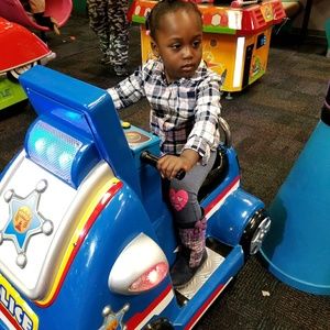 Meet your Posher, Beatrice